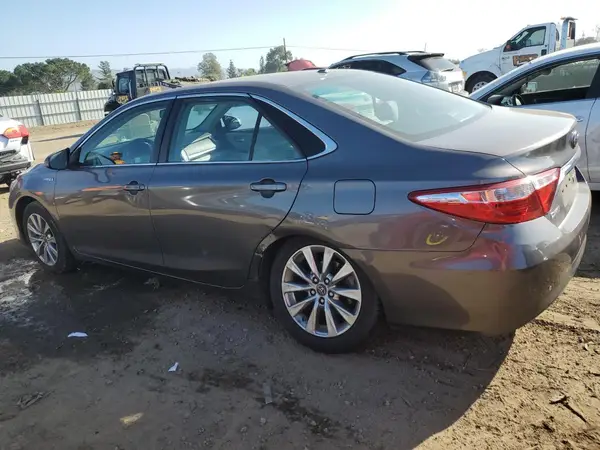 4T1BD1FK1HU218007 2017 TOYOTA CAMRY - Image 2