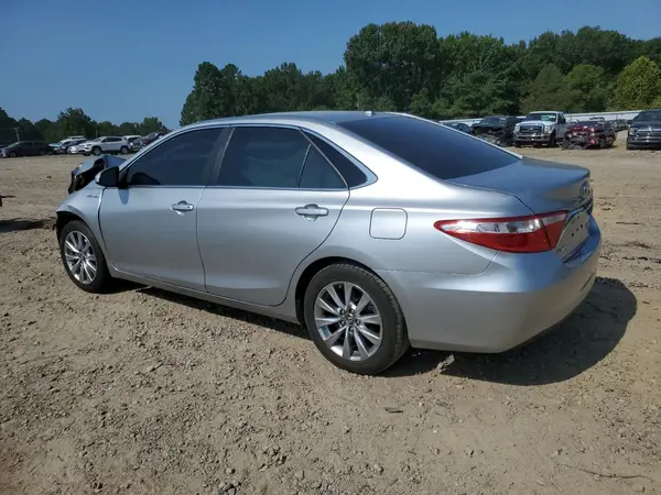 4T1BD1FK1HU225880 2017 TOYOTA CAMRY - Image 2