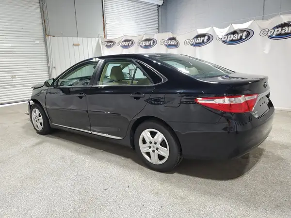 4T1BD1FK1HU228343 2017 TOYOTA CAMRY - Image 2