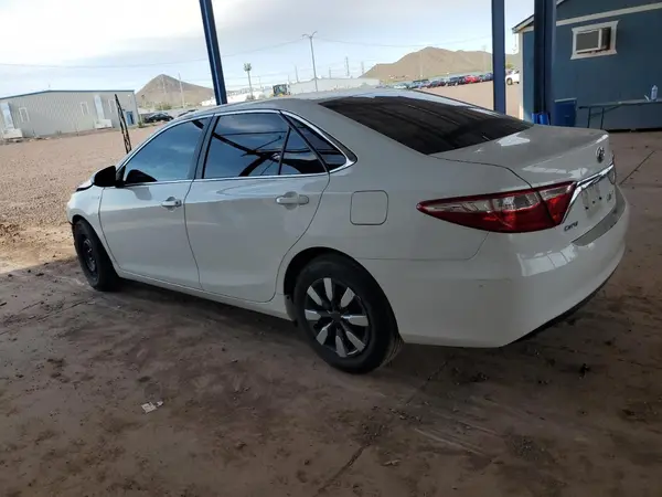 4T1BD1FK2GU176980 2016 TOYOTA CAMRY - Image 2