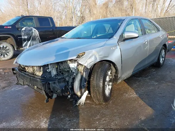 4T1BD1FK2GU178339 2016 TOYOTA CAMRY - Image 2