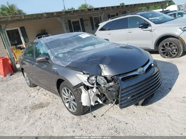 4T1BD1FK2GU180348 2016 TOYOTA CAMRY - Image 1