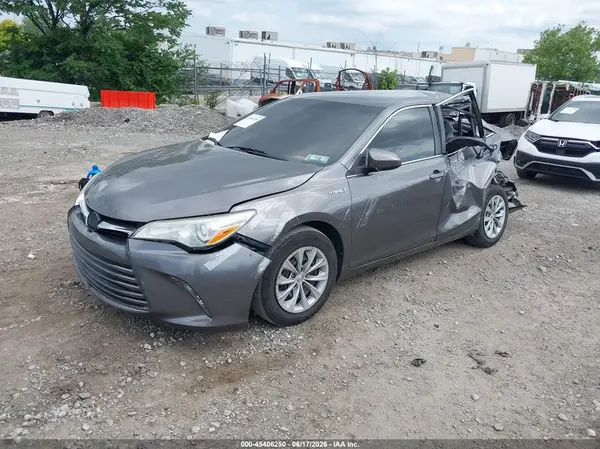 4T1BD1FK2GU181306 2016 TOYOTA CAMRY - Image 2