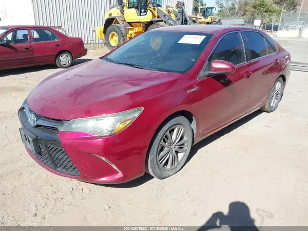 4T1BD1FK2GU184688 2016 TOYOTA CAMRY - Image 2