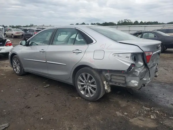 4T1BD1FK2GU184741 2016 TOYOTA CAMRY - Image 2