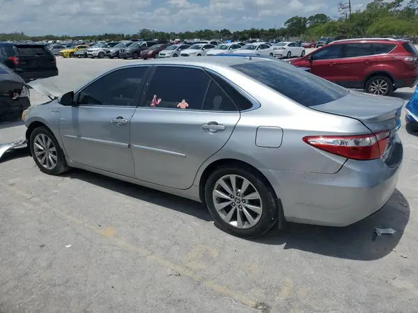 4T1BD1FK2GU184917 2016 TOYOTA CAMRY - Image 2