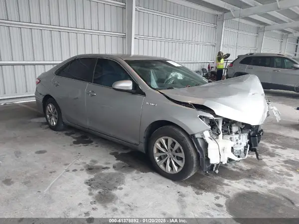 4T1BD1FK2GU185081 2016 TOYOTA CAMRY - Image 1