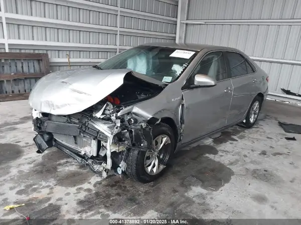 4T1BD1FK2GU185081 2016 TOYOTA CAMRY - Image 2