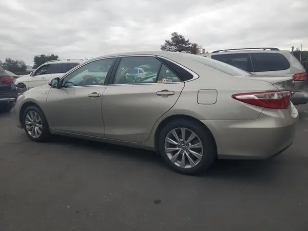4T1BD1FK2GU185971 2016 TOYOTA CAMRY - Image 2