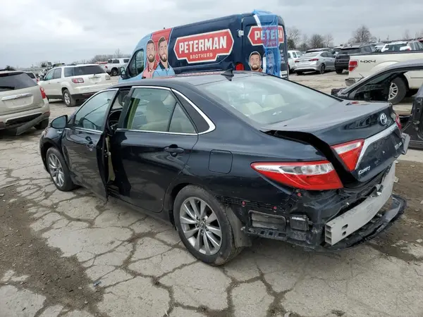 4T1BD1FK2GU186070 2016 TOYOTA CAMRY - Image 2