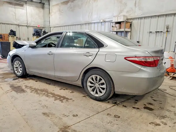 4T1BD1FK2GU187252 2016 TOYOTA CAMRY - Image 2