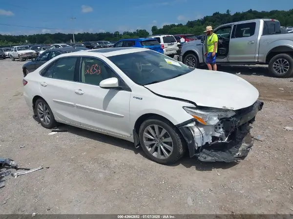 4T1BD1FK2GU191222 2016 TOYOTA CAMRY - Image 1