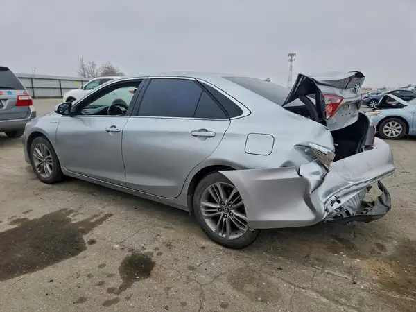 4T1BD1FK2GU196646 2016 TOYOTA CAMRY - Image 2