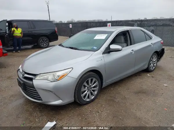 4T1BD1FK2GU197571 2016 TOYOTA CAMRY - Image 2