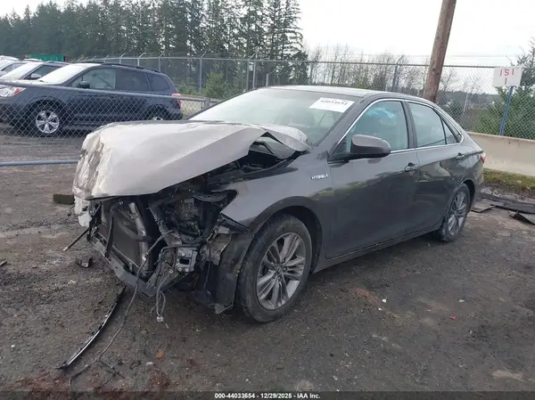 4T1BD1FK2GU199224 2016 TOYOTA CAMRY - Image 2