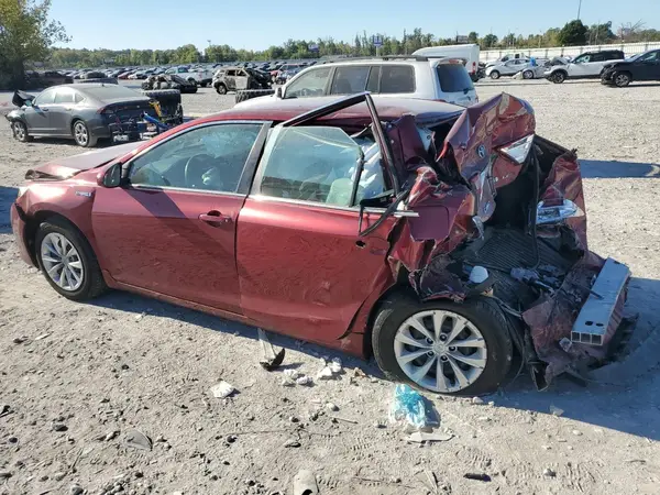 4T1BD1FK2HU203564 2017 TOYOTA CAMRY - Image 2