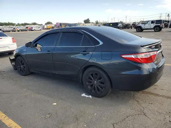 4T1BD1FK2HU203662 2017 TOYOTA CAMRY - Image 2