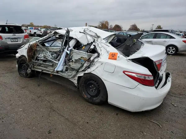 4T1BD1FK2HU206495 2017 TOYOTA CAMRY - Image 2