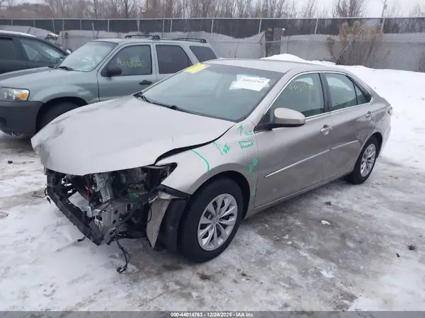 4T1BD1FK2HU206903 2017 TOYOTA CAMRY - Image 2