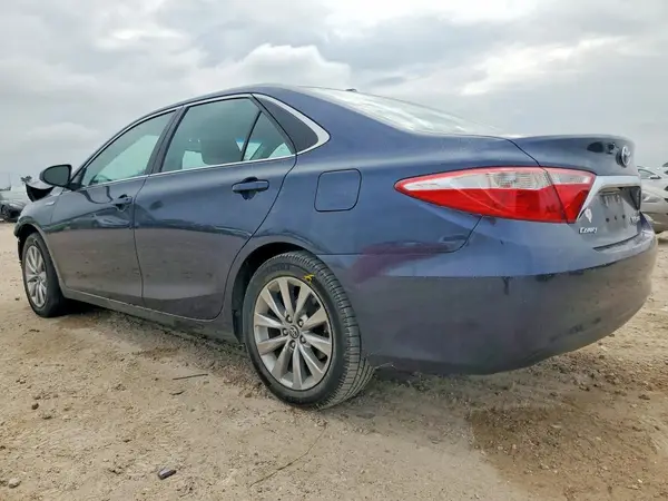 4T1BD1FK2HU209591 2017 TOYOTA CAMRY - Image 2