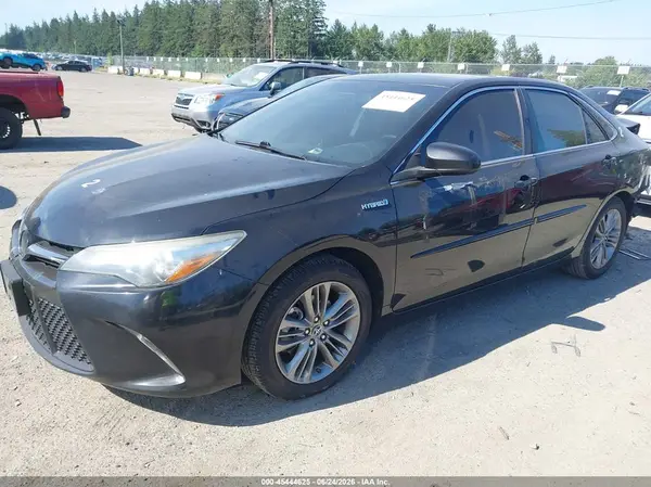 4T1BD1FK2HU211163 2017 TOYOTA CAMRY - Image 2