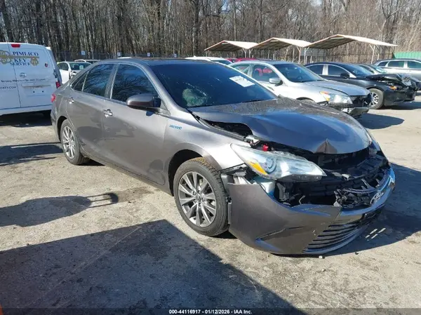 4T1BD1FK2HU211860 2017 TOYOTA CAMRY - Image 1