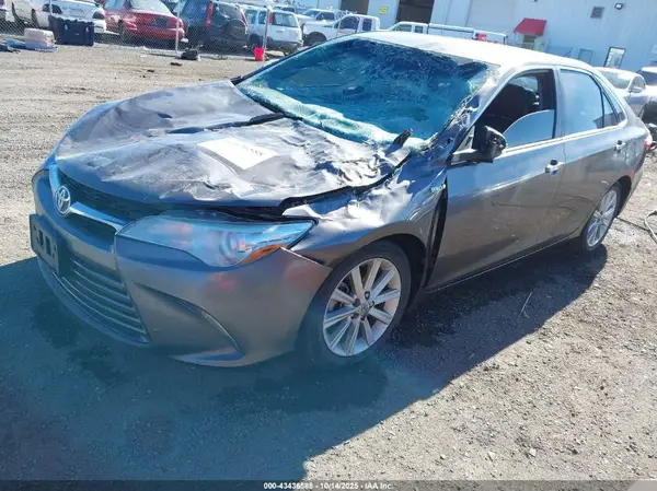 4T1BD1FK2HU212846 2017 TOYOTA CAMRY - Image 2