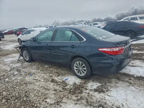 4T1BD1FK2HU213740 2017 TOYOTA CAMRY - Image 2