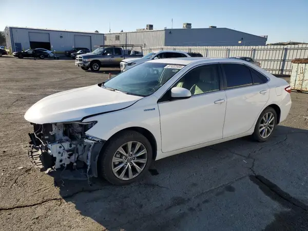 4T1BD1FK2HU214144 2017 TOYOTA CAMRY - Image 1