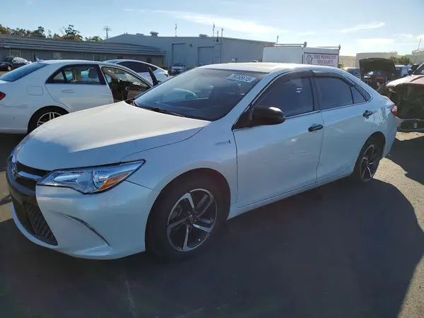 4T1BD1FK2HU215830 2017 TOYOTA CAMRY - Image 1