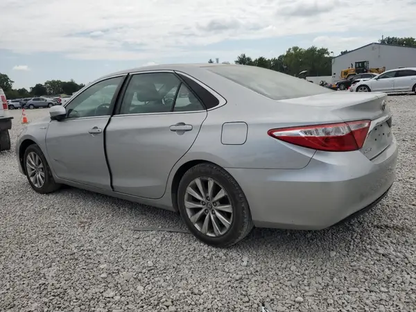 4T1BD1FK2HU224141 2017 TOYOTA CAMRY - Image 2