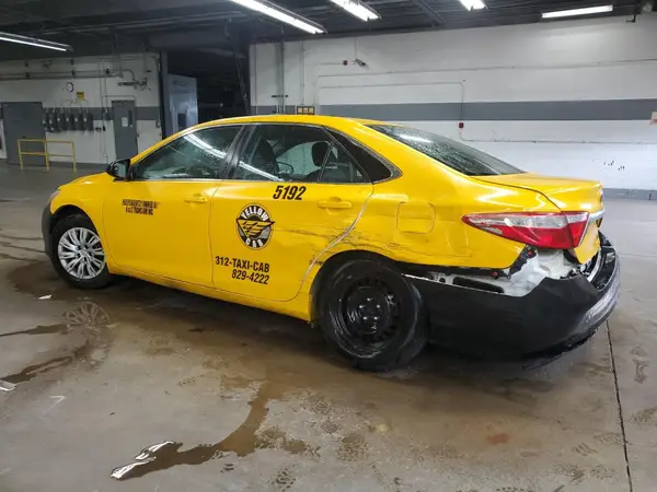 4T1BD1FK2HU227525 2017 TOYOTA CAMRY - Image 2