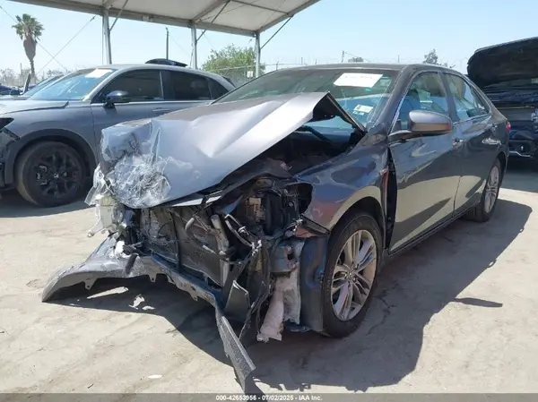 4T1BD1FK2HU228447 2017 TOYOTA CAMRY - Image 2
