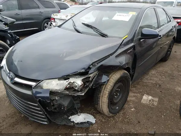 4T1BD1FK3GU180262 2016 TOYOTA CAMRY - Image 2