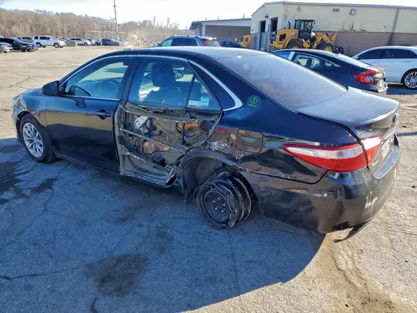 4T1BD1FK3GU181511 2016 TOYOTA CAMRY - Image 2