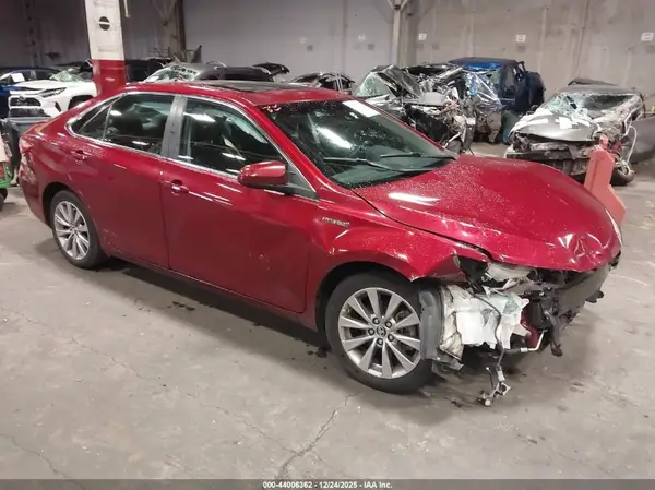 4T1BD1FK3GU182447 2016 TOYOTA CAMRY - Image 1