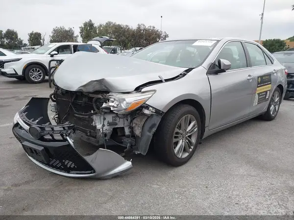 4T1BD1FK3GU184375 2016 TOYOTA CAMRY - Image 2