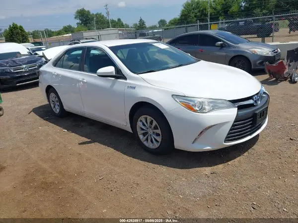 4T1BD1FK3GU186398 2016 TOYOTA CAMRY - Image 1