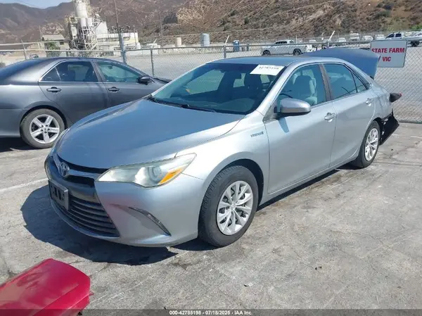 4T1BD1FK3GU190211 2016 TOYOTA CAMRY - Image 2