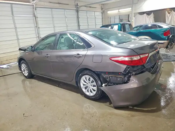 4T1BD1FK3GU192685 2016 TOYOTA CAMRY - Image 2