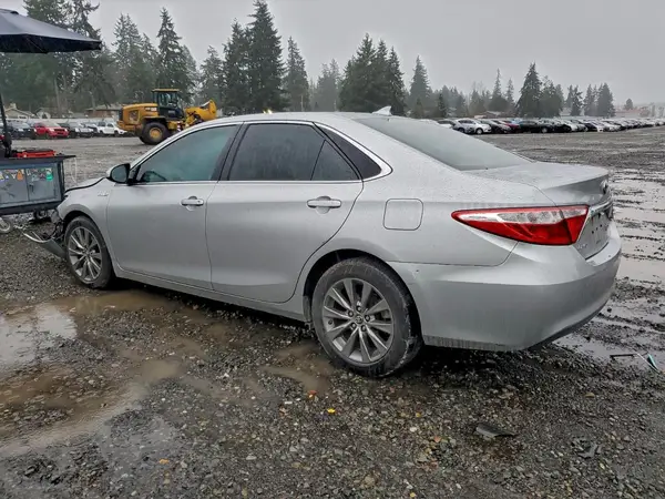 4T1BD1FK3GU196185 2016 TOYOTA CAMRY - Image 2