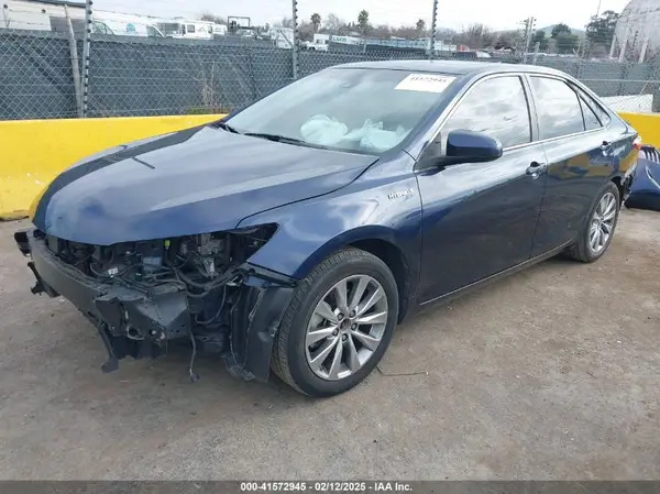 4T1BD1FK3GU197238 2016 TOYOTA CAMRY - Image 2