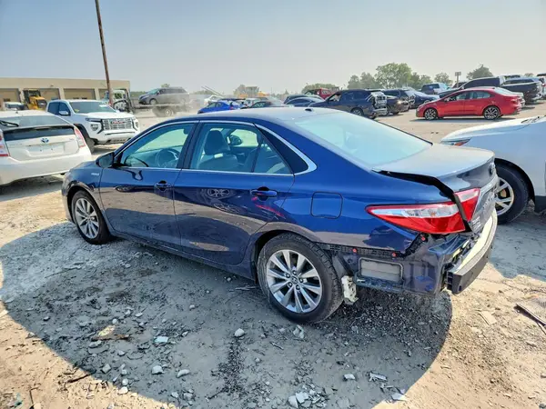 4T1BD1FK3HU201564 2017 TOYOTA CAMRY - Image 2
