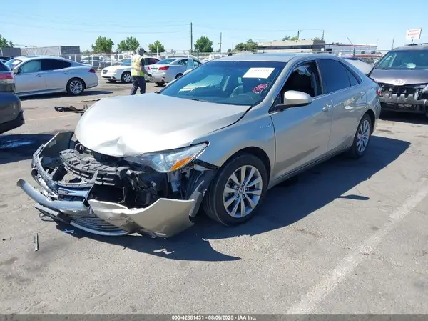 4T1BD1FK3HU206084 2017 TOYOTA CAMRY - Image 2