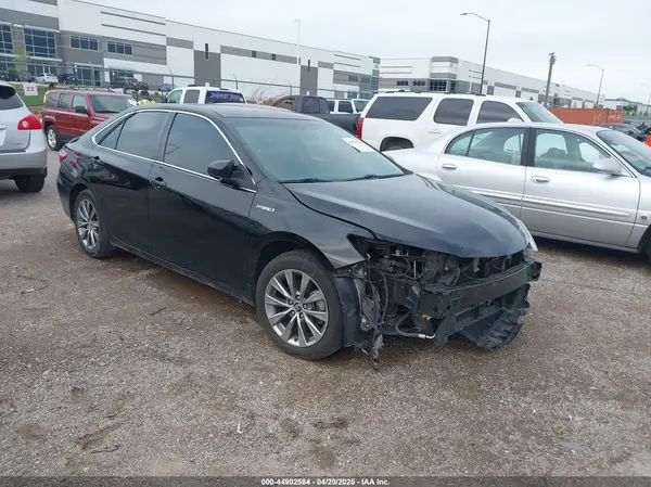 4T1BD1FK3HU206165 2017 TOYOTA CAMRY - Image 1