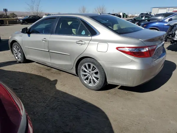 4T1BD1FK3HU206232 2017 TOYOTA CAMRY - Image 2