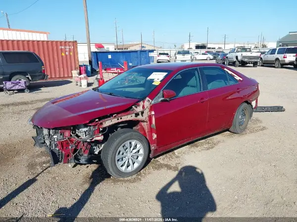 4T1BD1FK3HU206537 2017 TOYOTA CAMRY - Image 2