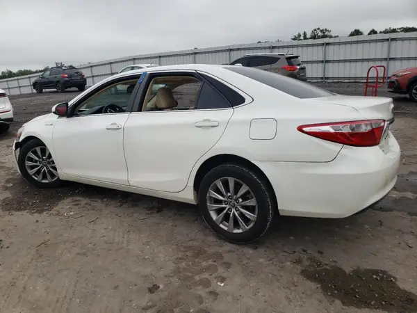 4T1BD1FK3HU207087 2017 TOYOTA CAMRY - Image 2