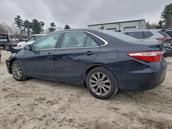 4T1BD1FK3HU209051 2017 TOYOTA CAMRY - Image 2