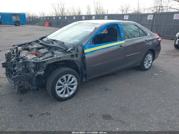 4T1BD1FK3HU211673 2017 TOYOTA CAMRY - Image 2
